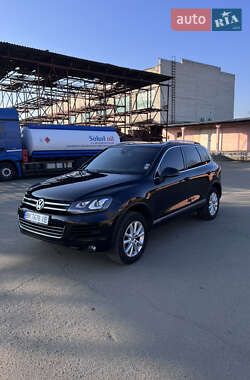 Внедорожник / Кроссовер Volkswagen Touareg 2012 в Ровно