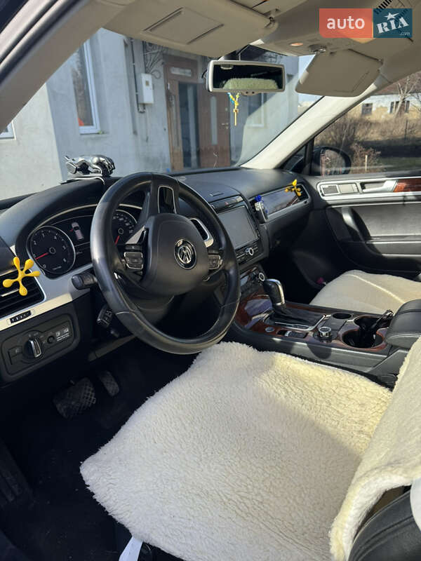 Позашляховик / Кросовер Volkswagen Touareg 2012 в Тернополі