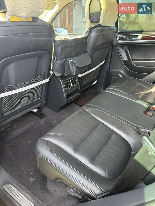 Позашляховик / Кросовер Volkswagen Touareg 2012 в Тернополі