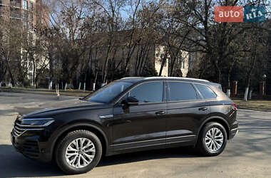 Внедорожник / Кроссовер Volkswagen Touareg 2020 в Ужгороде