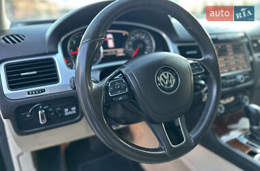 Внедорожник / Кроссовер Volkswagen Touareg 2012 в Владимире