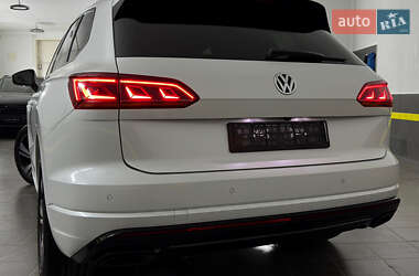 Позашляховик / Кросовер Volkswagen Touareg 2019 в Козятині