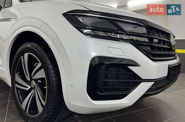 Позашляховик / Кросовер Volkswagen Touareg 2019 в Козятині