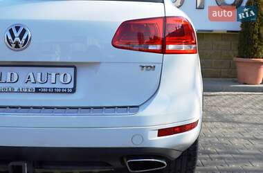 Внедорожник / Кроссовер Volkswagen Touareg 2012 в 