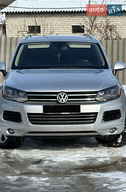 Внедорожник / Кроссовер Volkswagen Touareg 2011 в Харькове