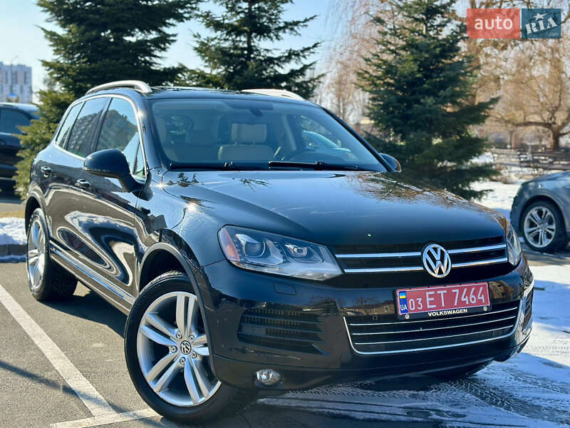 Внедорожник / Кроссовер Volkswagen Touareg 2011 в 