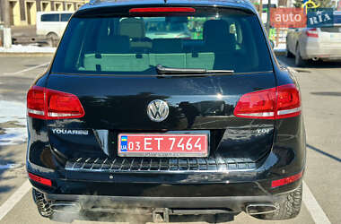 Внедорожник / Кроссовер Volkswagen Touareg 2011 в 