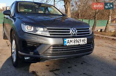 Позашляховик / Кросовер Volkswagen Touareg 2015 в 