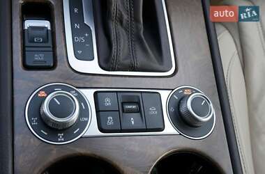 Позашляховик / Кросовер Volkswagen Touareg 2015 в 
