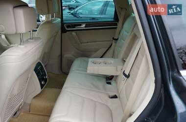 Позашляховик / Кросовер Volkswagen Touareg 2015 в 