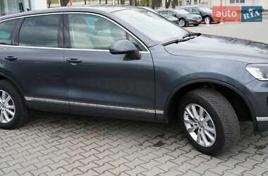 Позашляховик / Кросовер Volkswagen Touareg 2015 в 