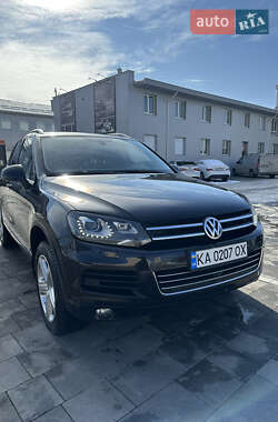 Позашляховик / Кросовер Volkswagen Touareg 2010 в Києві