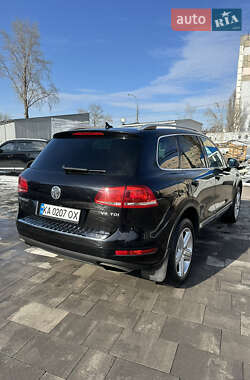 Позашляховик / Кросовер Volkswagen Touareg 2010 в Києві