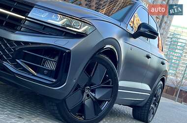 Позашляховик / Кросовер Volkswagen Touareg 2024 в Одесі