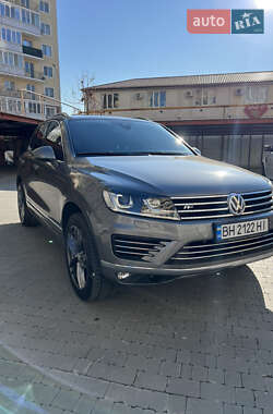 Внедорожник / Кроссовер Volkswagen Touareg 2016 в Одессе