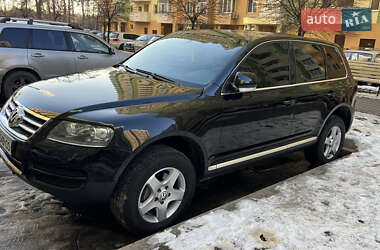 Внедорожник / Кроссовер Volkswagen Touareg 2007 в Киеве