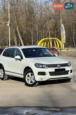 Позашляховик / Кросовер Volkswagen Touareg 2014 в Чернігові