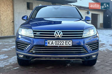 Позашляховик / Кросовер Volkswagen Touareg 2015 в Макарові