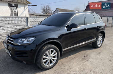 Позашляховик / Кросовер Volkswagen Touareg 2011 в 
