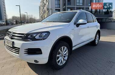 Позашляховик / Кросовер Volkswagen Touareg 2013 в Черкасах