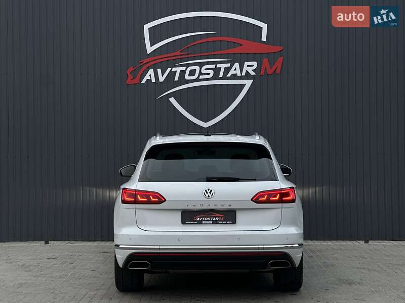 Позашляховик / Кросовер Volkswagen Touareg 2018 в Мукачевому