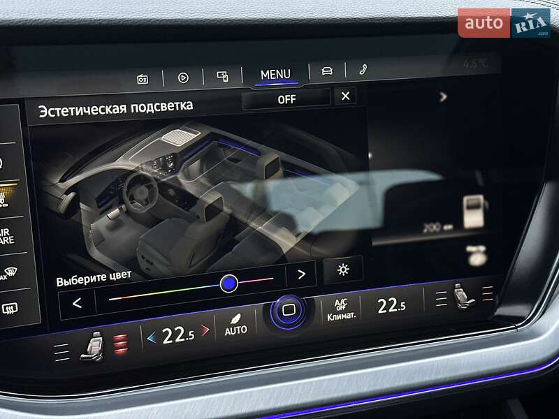 Позашляховик / Кросовер Volkswagen Touareg 2018 в Мукачевому