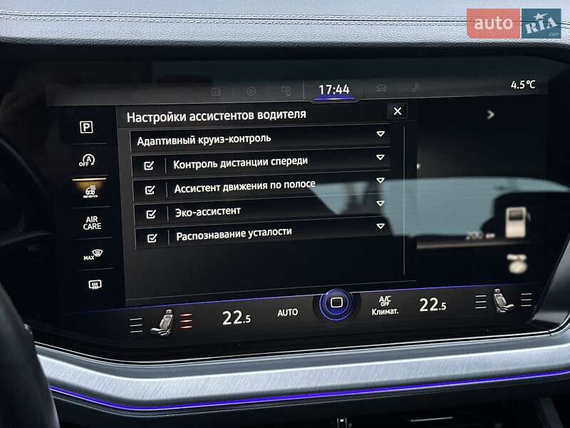 Позашляховик / Кросовер Volkswagen Touareg 2018 в Мукачевому