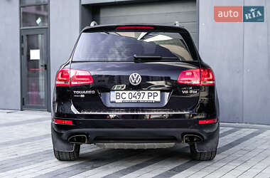 Внедорожник / Кроссовер Volkswagen Touareg 2012 в 