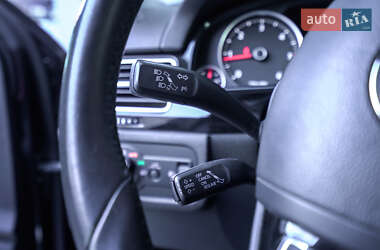 Внедорожник / Кроссовер Volkswagen Touareg 2012 в 