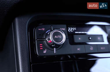 Внедорожник / Кроссовер Volkswagen Touareg 2012 в 