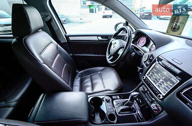 Внедорожник / Кроссовер Volkswagen Touareg 2012 в 