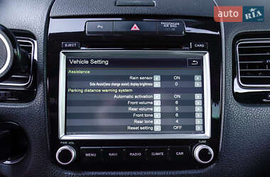 Внедорожник / Кроссовер Volkswagen Touareg 2012 в 