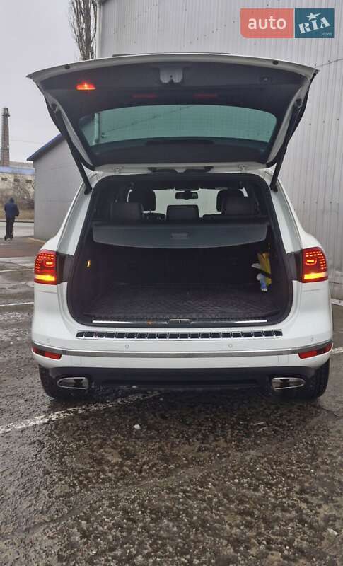 Позашляховик / Кросовер Volkswagen Touareg 2015 в Києві фото 11 Позашляховик / Кросовер Volkswagen Touareg 2015 в Києві