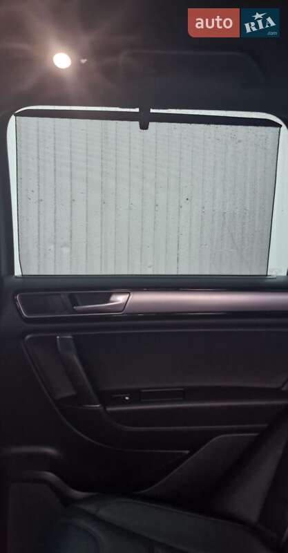 Позашляховик / Кросовер Volkswagen Touareg 2015 в Києві фото 19 Позашляховик / Кросовер Volkswagen Touareg 2015 в Києві