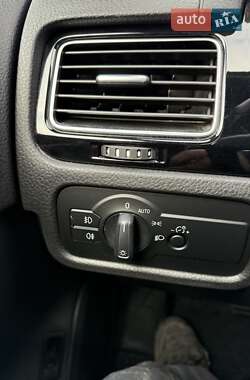 Внедорожник / Кроссовер Volkswagen Touareg 2013 в 