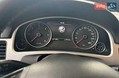 Внедорожник / Кроссовер Volkswagen Touareg 2012 в 