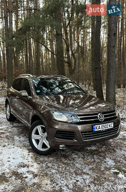 Внедорожник / Кроссовер Volkswagen Touareg 2012 в Обухове