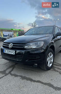 Позашляховик / Кросовер Volkswagen Touareg 2011 в 