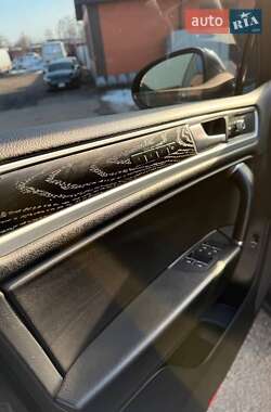 Позашляховик / Кросовер Volkswagen Touareg 2017 в 
