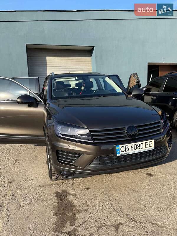 Позашляховик / Кросовер Volkswagen Touareg 2017 в 