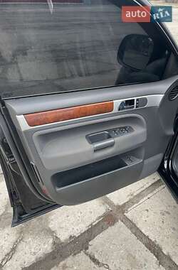 Внедорожник / Кроссовер Volkswagen Touareg 2008 в 