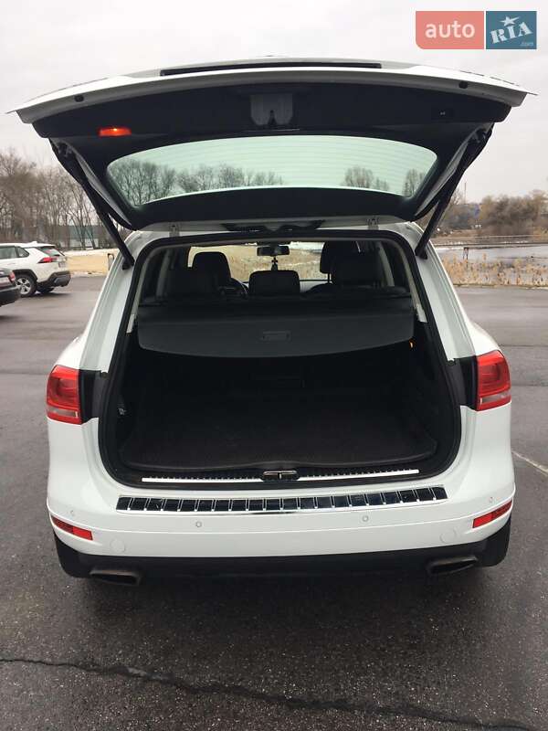 Позашляховик / Кросовер Volkswagen Touareg 2012 в Олександрії фото 28 Позашляховик / Кросовер Volkswagen Touareg 2012 в Олександрії