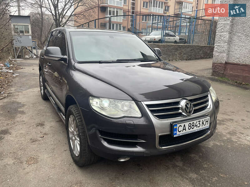 Внедорожник / Кроссовер Volkswagen Touareg 2007 в Умани