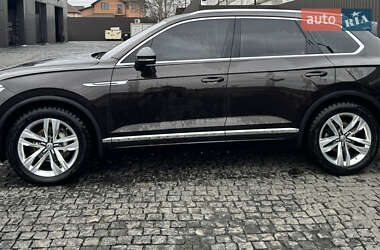 Позашляховик / Кросовер Volkswagen Touareg 2018 в 