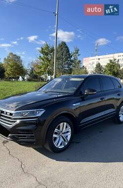 Внедорожник / Кроссовер Volkswagen Touareg 2020 в Ужгороде