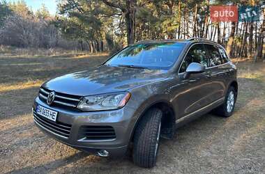 Позашляховик / Кросовер Volkswagen Touareg 2014 в 