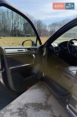 Внедорожник / Кроссовер Volkswagen Touareg 2013 в 