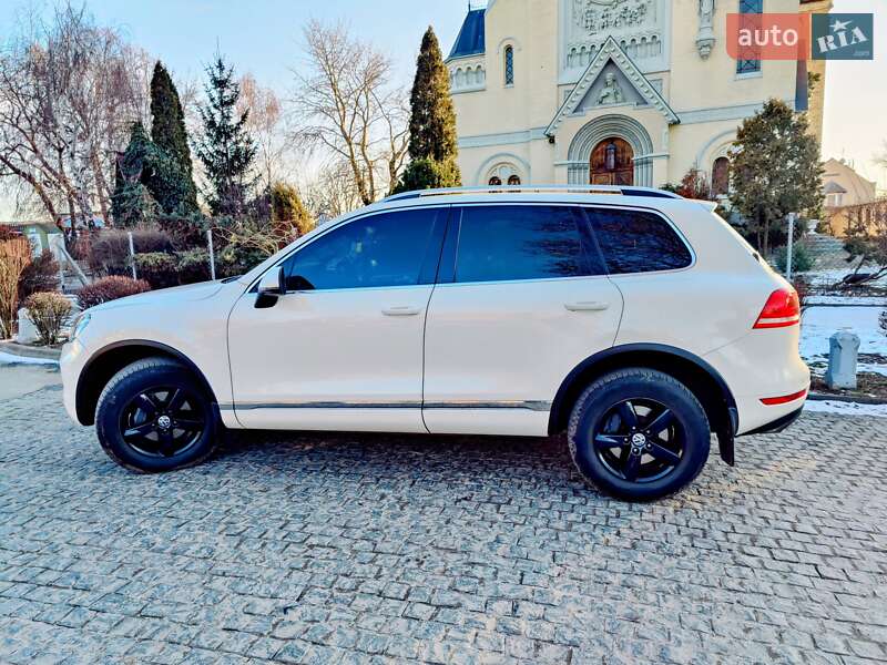 Внедорожник / Кроссовер Volkswagen Touareg 2010 в Фастове