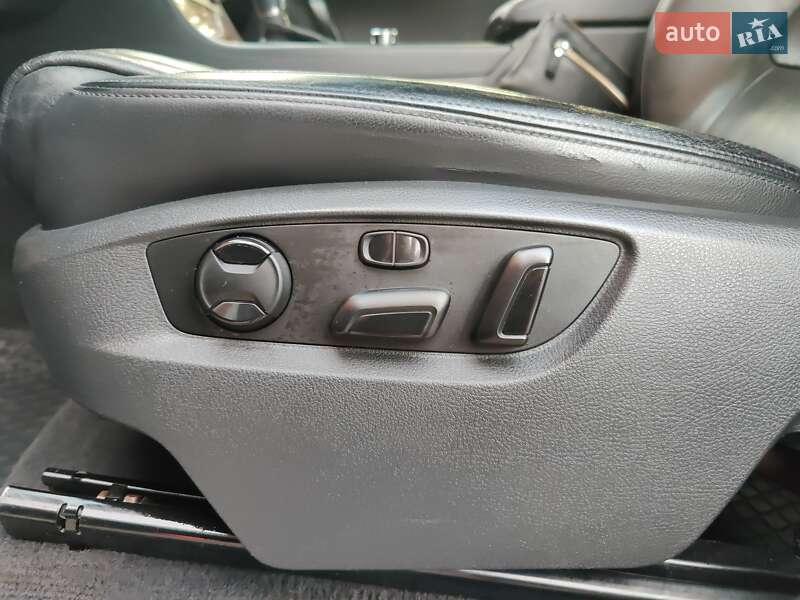 Внедорожник / Кроссовер Volkswagen Touareg 2010 в Фастове