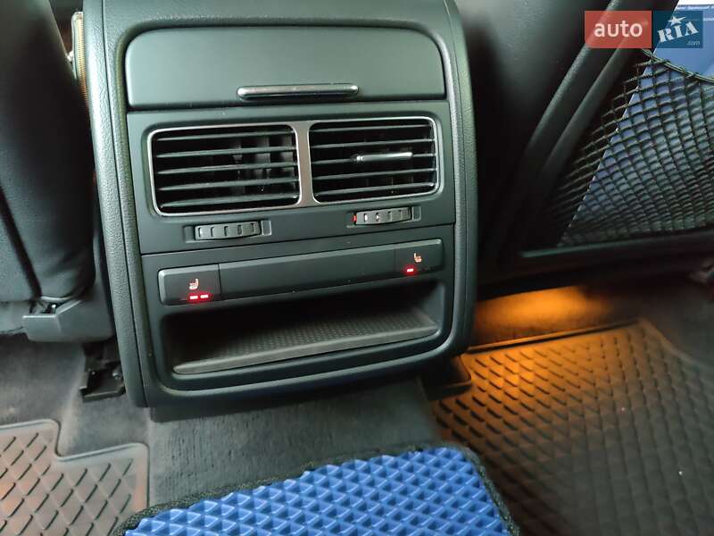 Внедорожник / Кроссовер Volkswagen Touareg 2010 в Фастове